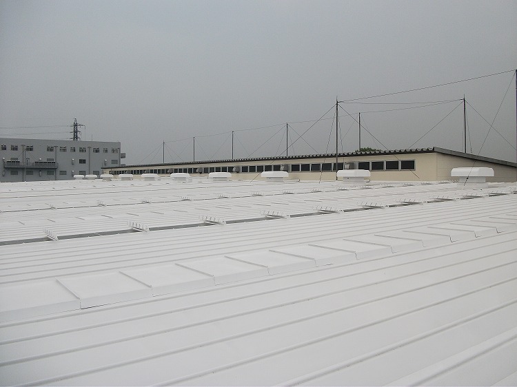 工場倉庫の屋根外壁改修工事のプロ　徳竹塗装