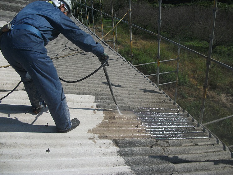 工場倉庫の屋根外壁改修工事のプロ　徳竹塗装