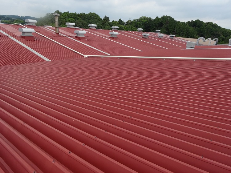 工場倉庫の屋根外壁改修工事のプロ　徳竹塗装