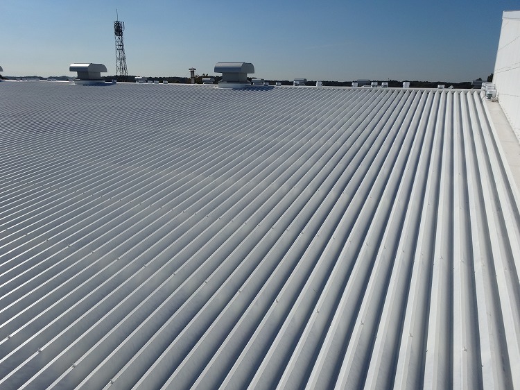 工場倉庫の屋根外壁改修工事のプロ　徳竹塗装
