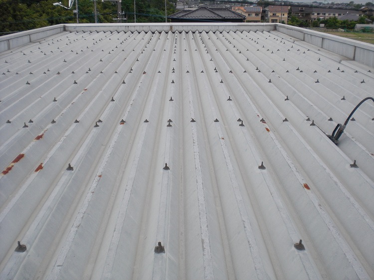 工場倉庫の屋根外壁改修工事のプロ　徳竹塗装
