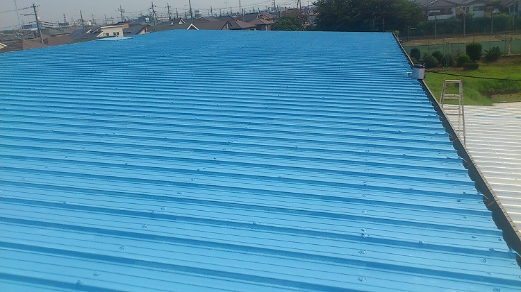 工場倉庫の屋根外壁改修工事のプロ　徳竹塗装