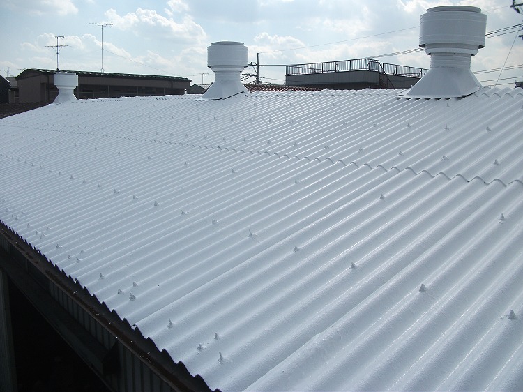 工場倉庫の屋根外壁改修工事のプロ　徳竹塗装