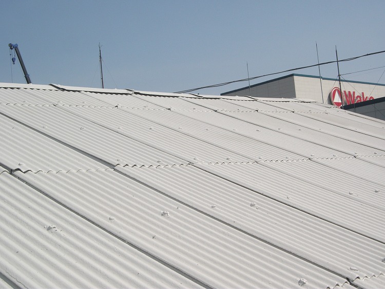 工場倉庫の屋根外壁改修工事のプロ　徳竹塗装